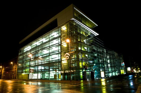 Parkhaus Engelenschanze at night