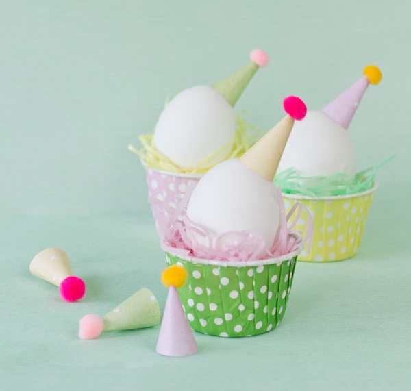 Party hat Easter eggs
