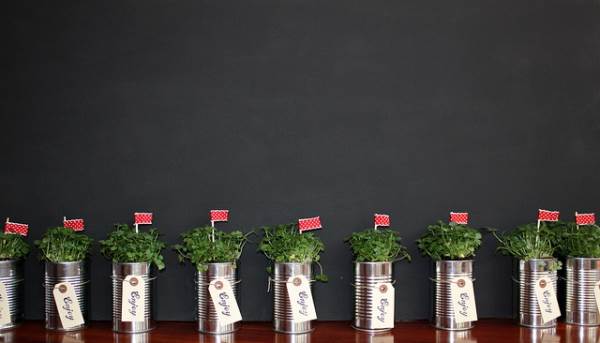 Tin can strawberry plant wedding favors