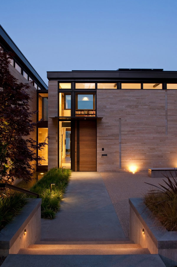 Washington Park Hilltop Residence Incorporates Fluid Form With