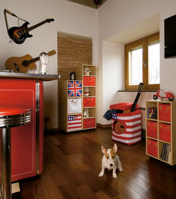 Attractive storage cubes sport the Union Jack and the US flag