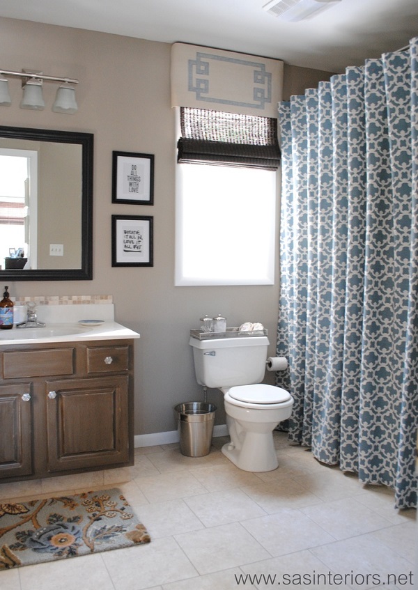 Blue and white patterned shower curtain DIY