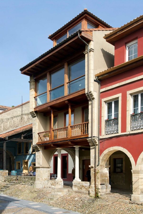 Building with classic extreior in Aviles, Spain