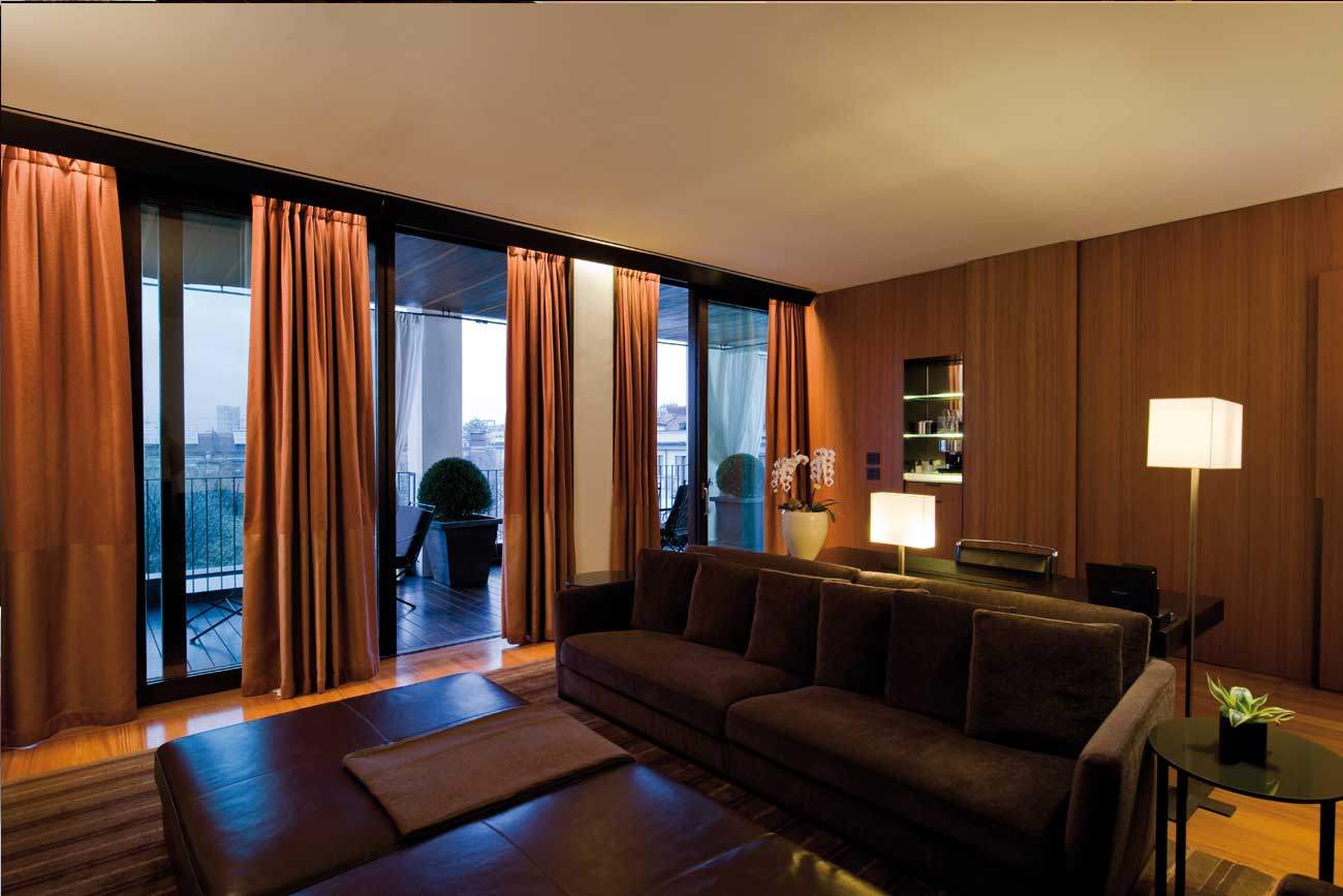 Bulgari Luxury Hotel Milan - lounge suite