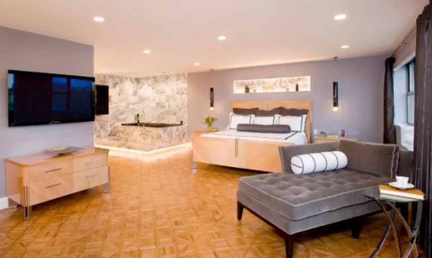 Inspiration Hollywood 34 Stylish Interiors Sporting The Timeless   Condo Bedroom With A Chaise Lounge That Offers Visual Contrast 870x520 