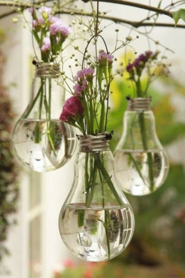 DIY Lightbuld Vase
