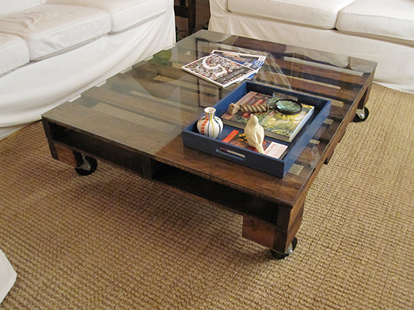 DIY Pallet Coffee Table