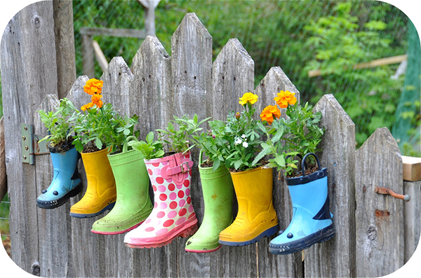 DIY Rainboot Planter