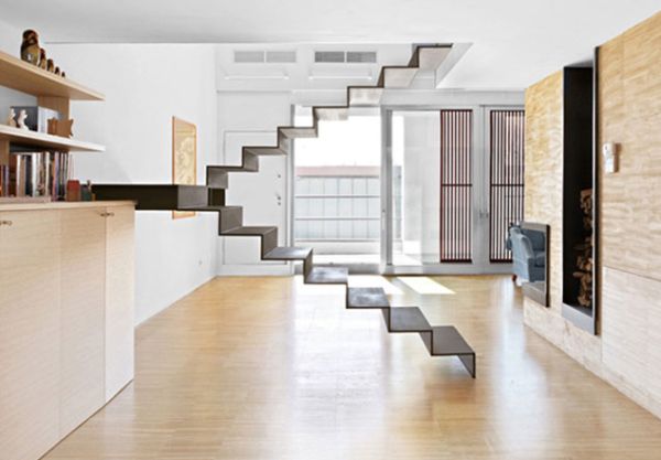 Fragile appearance of this floating staircase makes it a scare for the weak hearted!