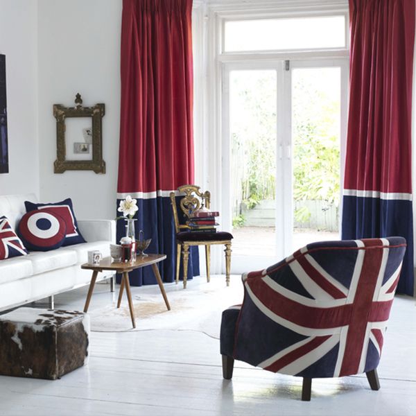 Gorgeous drapes complement the Union Jack motif perfectly