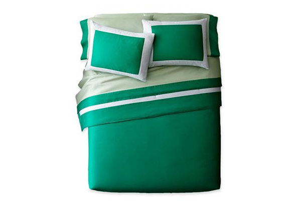 Pantone Emerald bedding