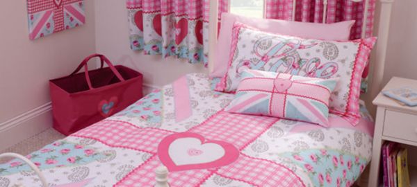 Pillows sporting the Union Jack with a pink twist for girls' bedroom!