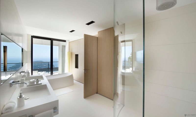 huge sea view bathroom