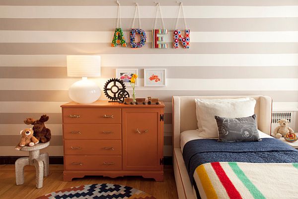 kids name on the wall - DIY project