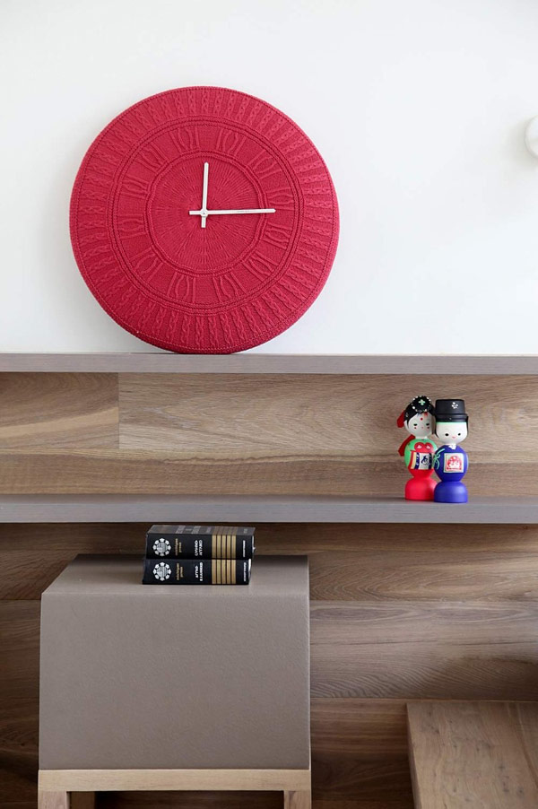 minimalist bedroom wall shelves