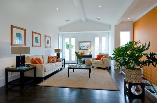 Accent wall next to the staircase is indeed a popular choice among home owners