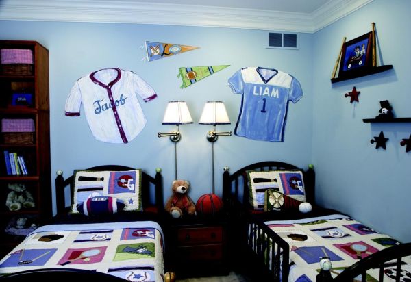 Blue seems like the perfect shade for sports themed bedrooms for kids