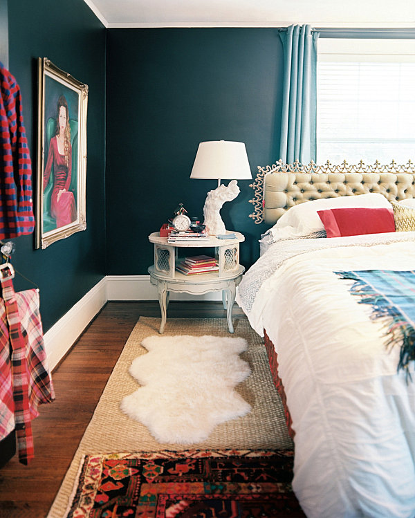 Elegant teal and ruby bedroom