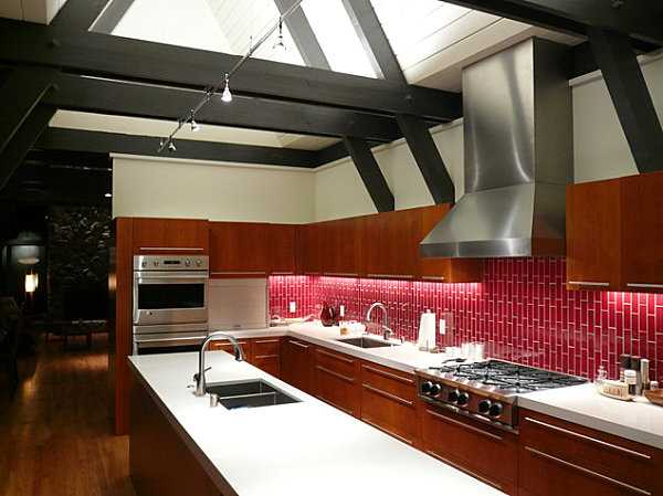 Glossy red kitchen backsplash