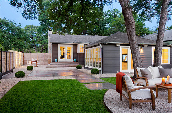 Gravel and stepping stones in a modern yard