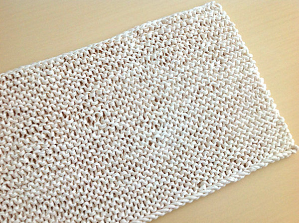 Knit rug in cream