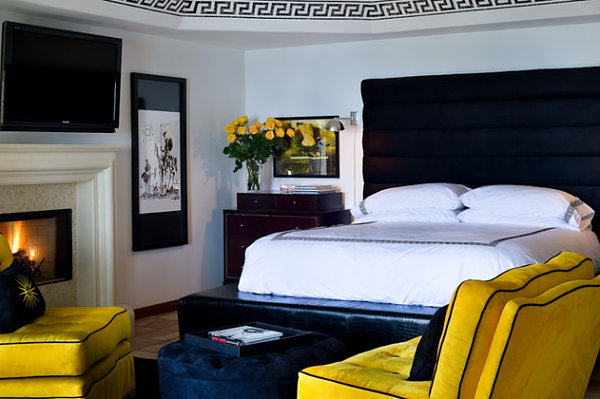 Midnight blue and yellow-gold bedroom