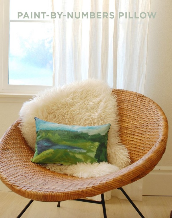 Paint by number accent pillow DIY