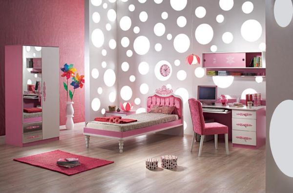 beautiful bedroom for teenage girl with pink color