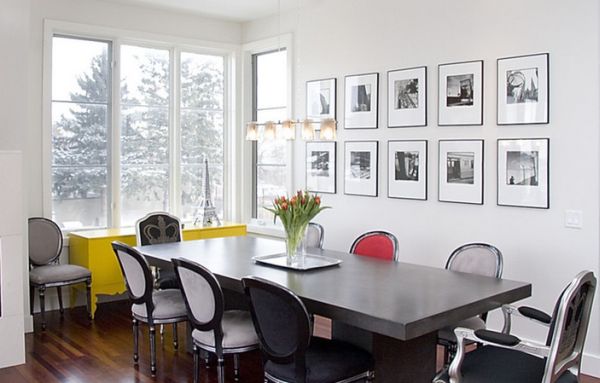 How to decorate with black and white photographs