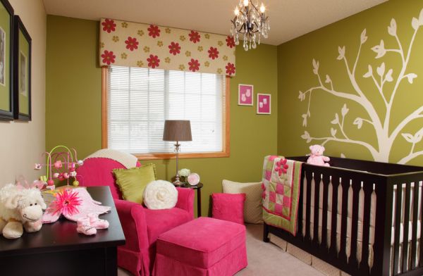 Bright floral print fabric in fuchsia seems like an ideal match for the kids' nursery