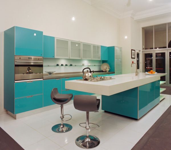 Gorgeous kitchen cabinets combine white and turquoise