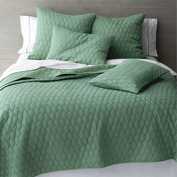 17 Fabulous Modern Bedding Finds