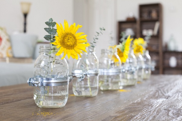 Mason jar centerpiece DIY