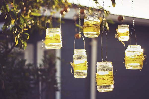 Mason jar lanterns DIY