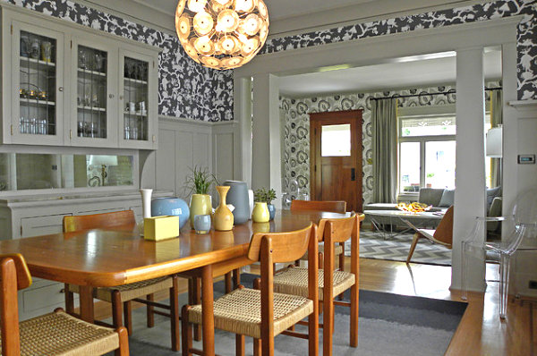 Modern Craftsman-style dining room