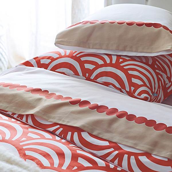 Modern Deco-style bedding