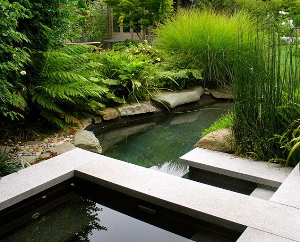 Segmented garden pond