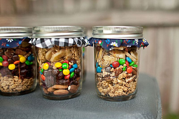 Trail mix party favors