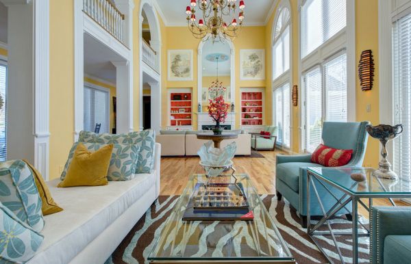 Warm yellow and cool turquoise make a chic combination