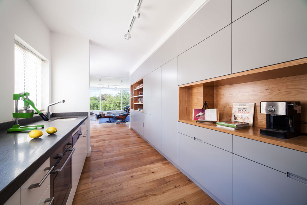 modern bachelor pad kitchen