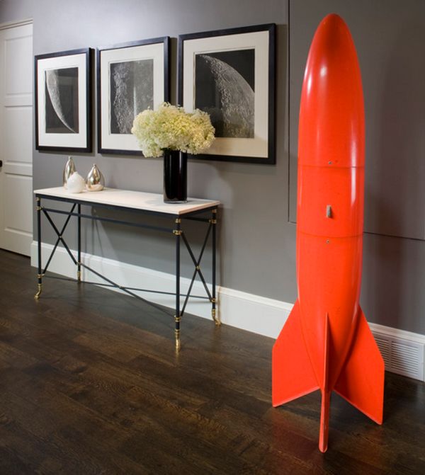 Bright orange rocket could not be added in a more classy manner!