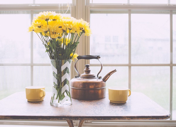 DIY vase with arrow design