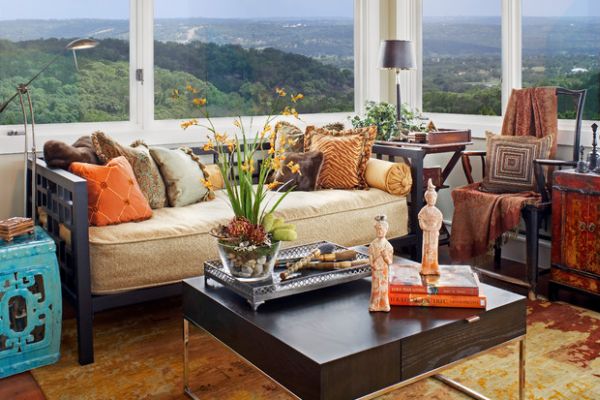 Daybed in the living room allows you to enjoy the wonderful view