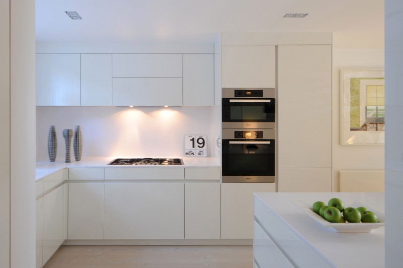 Ergonomic kitchen shelves inside the Highgate