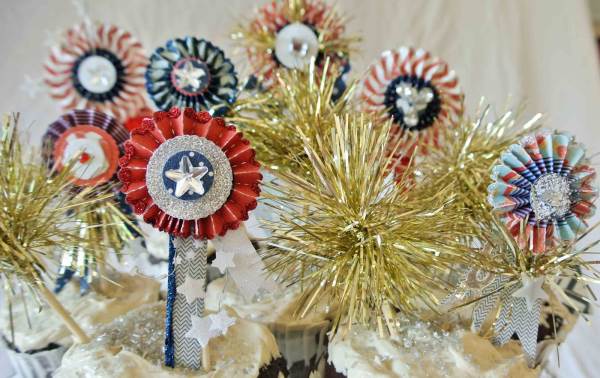 Fourth of July sparkler toppers