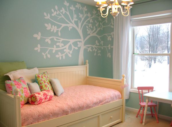 Girls' bedroom in blue and pink with the Casey Daybed