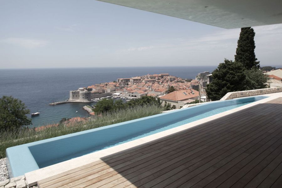 Infinity pool that gives a glimpse of the Dalmatian Coast