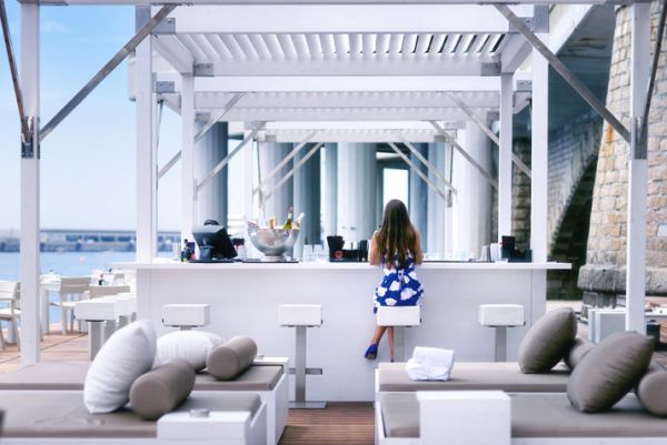 Lavish floating beach bar at the Monaco Life Club