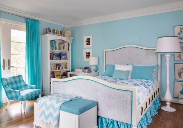 Light blue and white make a lovely and soothing combination