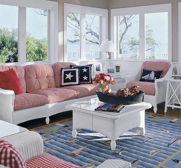 Lovely sunroom with patriotic overtones!